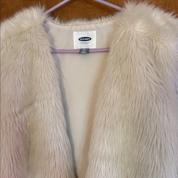 Old Navy Cream Faux Fur Vest - Picture 3 of 3